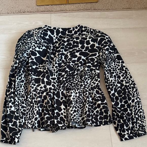 3/$10 Who What Wear Black and White Animal Print Blouse - Picture 8 of 8
